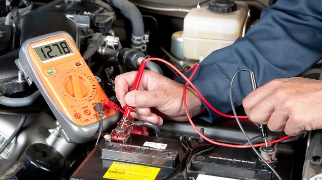 Mecánicos Electricos en Talleres y Grúas Degoba, s.l. de Puertollano